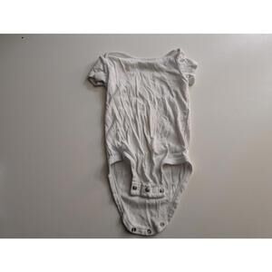 Carter’s Solid White Short Sleeve Bodysuit – Size 9M